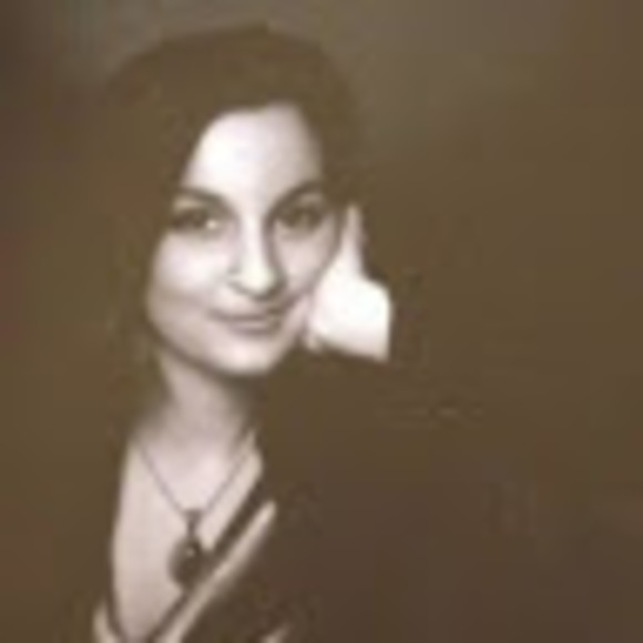 Meet your Posher, Emilie - Picture 1 of 1